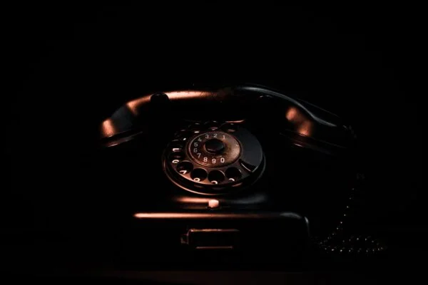 a black rotary phone